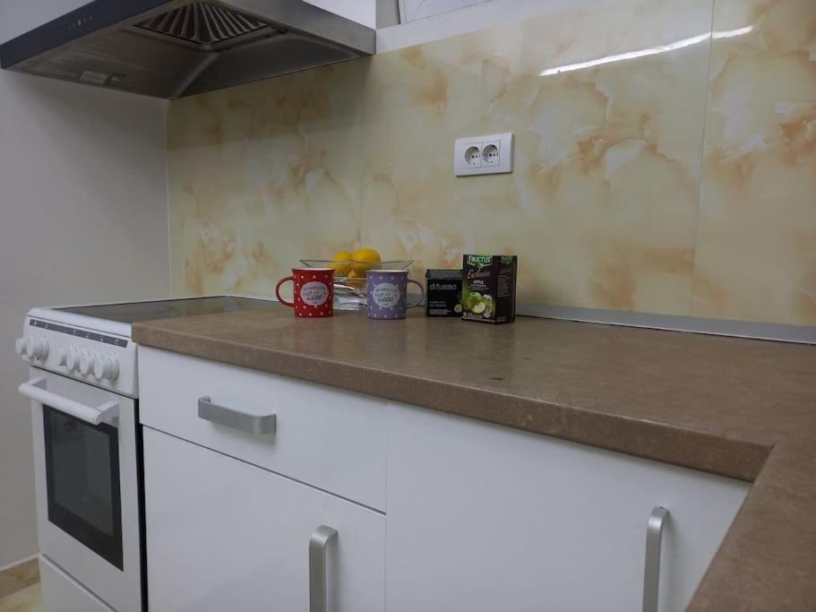 2Br Airport Accommodation W/Free Private Parking Ledine Eksteriør billede